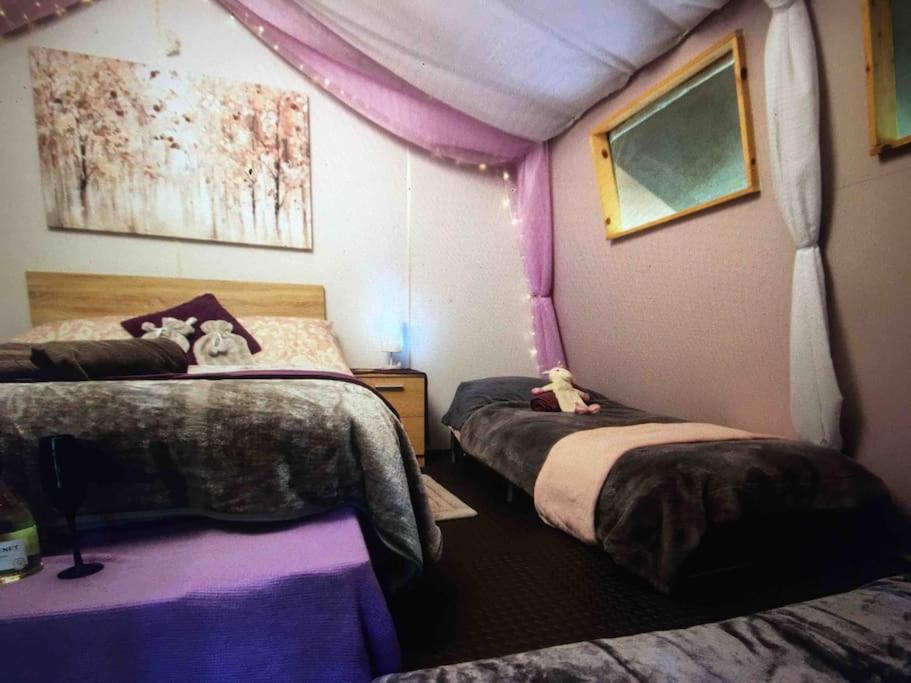 Luxury tent Cosy Woodland Romantic Retreat With Log Fires And Nature Sturry