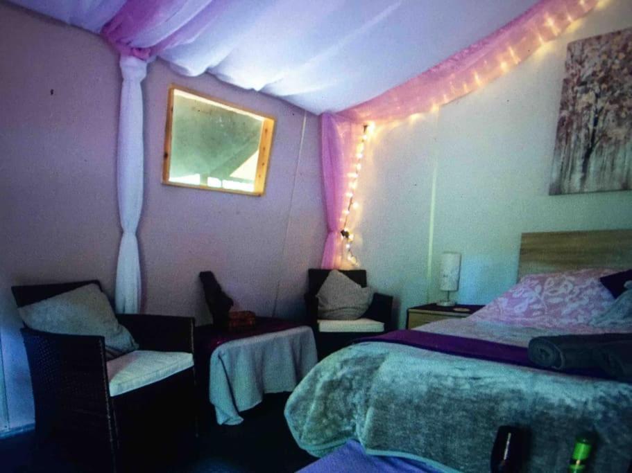 Cosy Woodland Romantic Retreat With Log Fires And Nature Luxury tent *