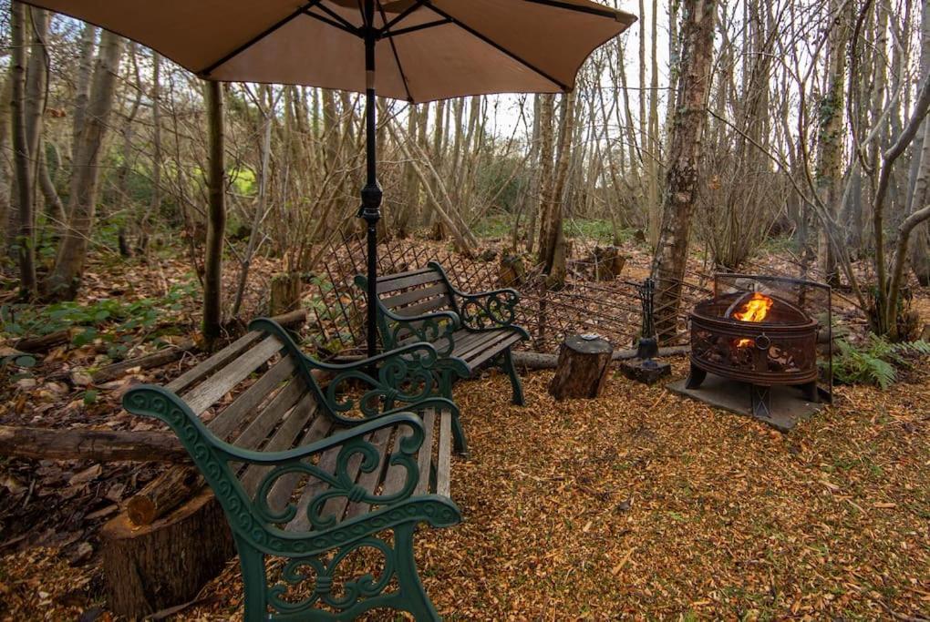 Luxury tent Cosy Woodland Romantic Retreat With Log Fires And Nature Sturry
